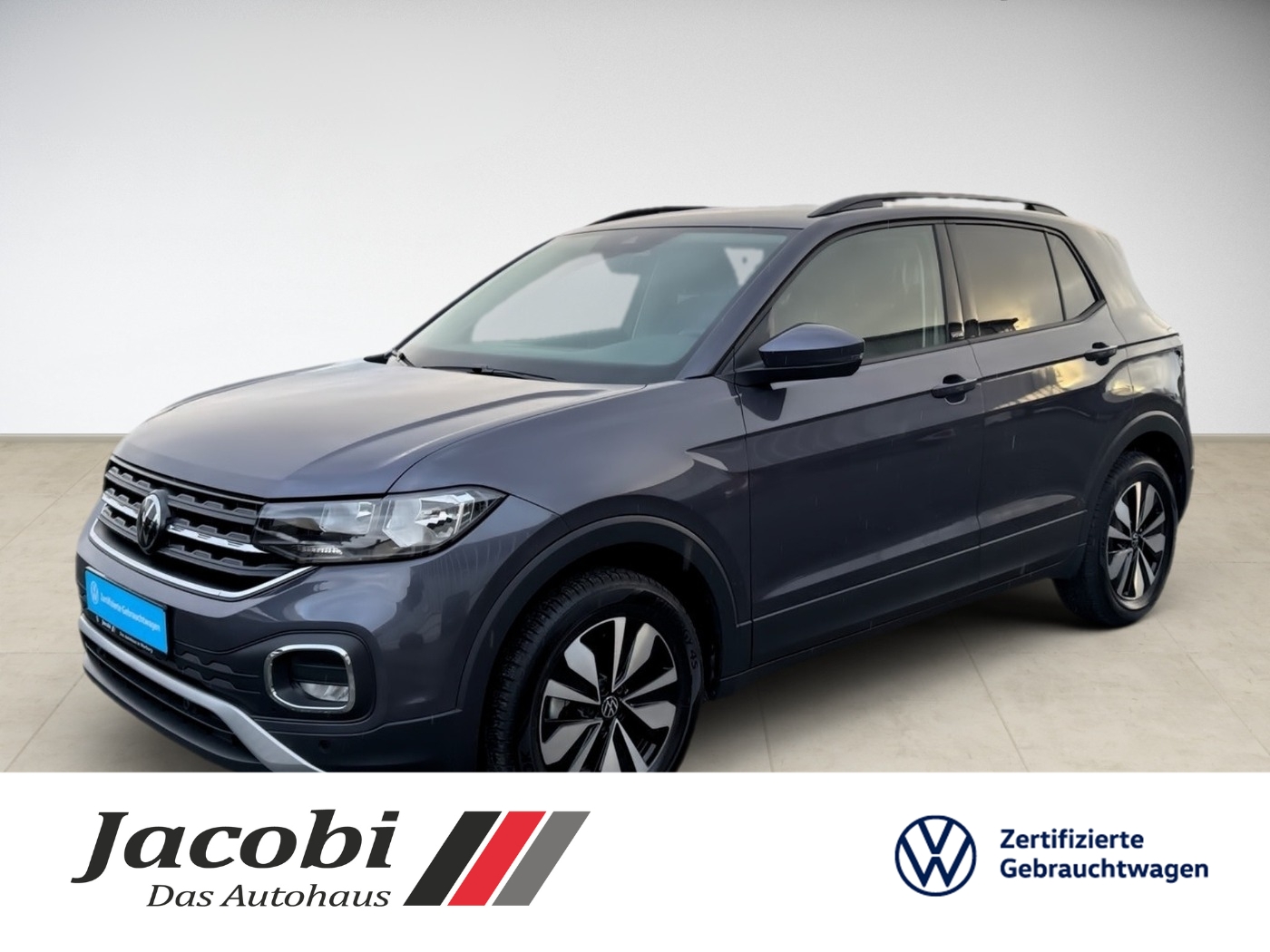 Silberfarbener SUV von Volkswagen, seitlich aufgenommen, elegant und modern.