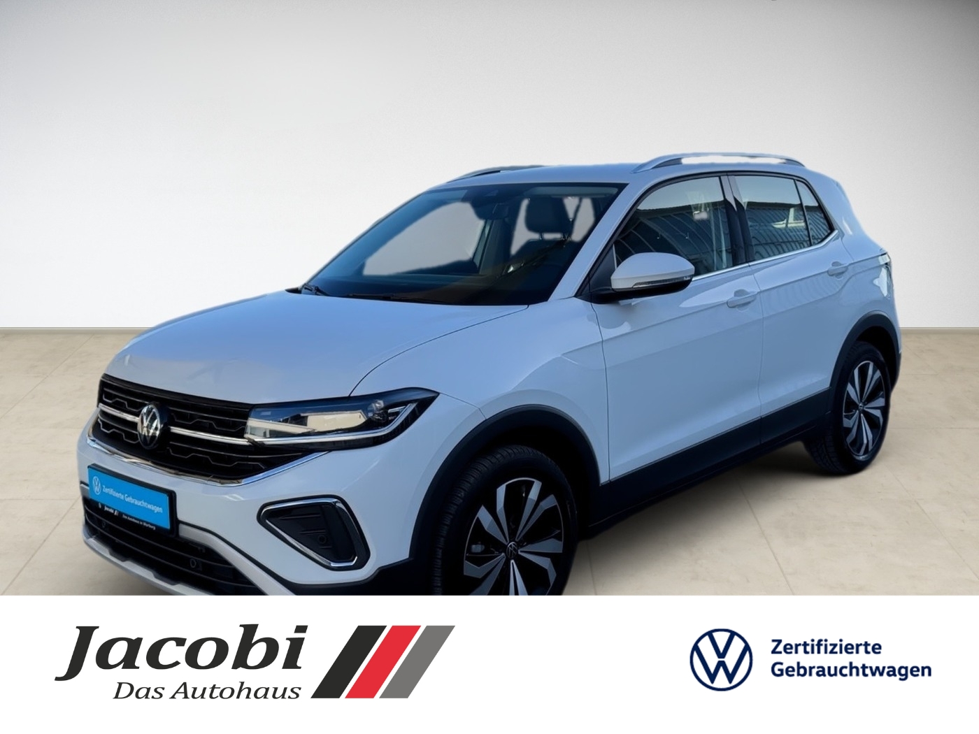 Weißer VW-SUV, seitliche Ansicht, moderne Scheinwerfer, Autohändler-Logos unten.