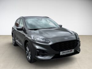 Ein schwarzer Ford SUV, schräg von vorn, auf einem hellen Hintergrund.