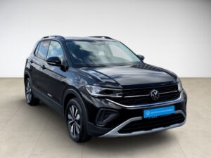 Schwarzer SUV, moderner Stil, im Innenraum mit Lederausstattung; auffälliges Design vorne.
